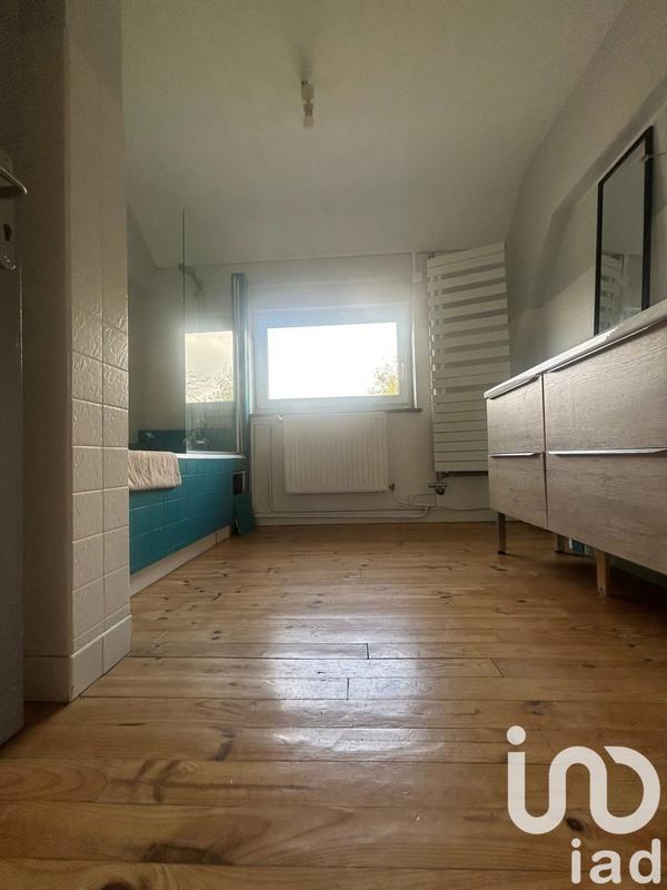 Maison - 222 m² - 12 pièces