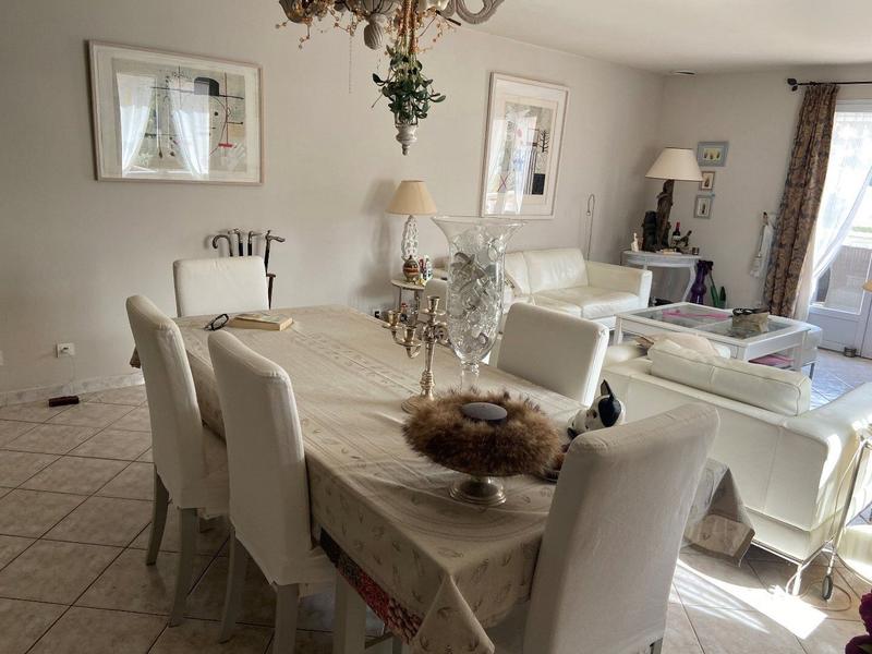 Villa - 256 m² - 9 pièces