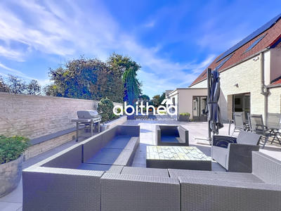 Propriété - 317 m² - 9 pièces