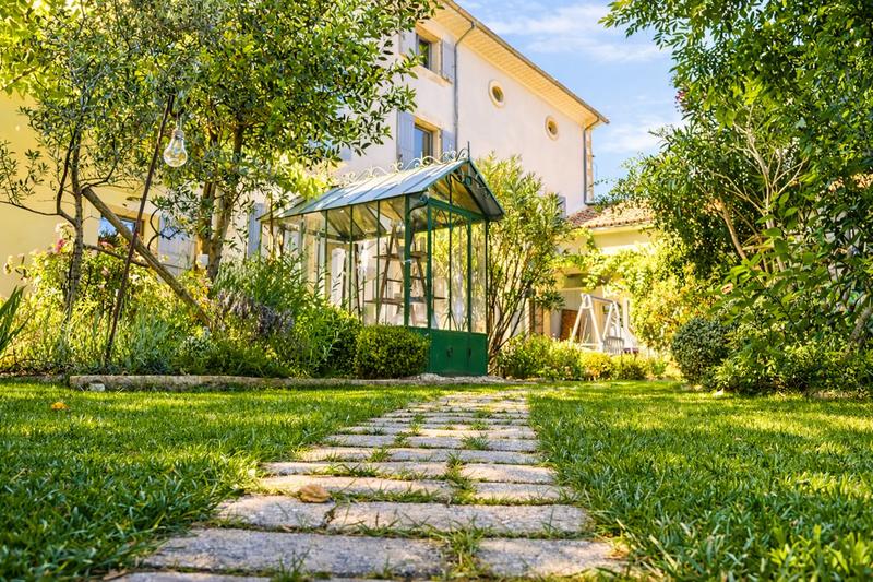 Propriété - 525 m² - 20 pièces