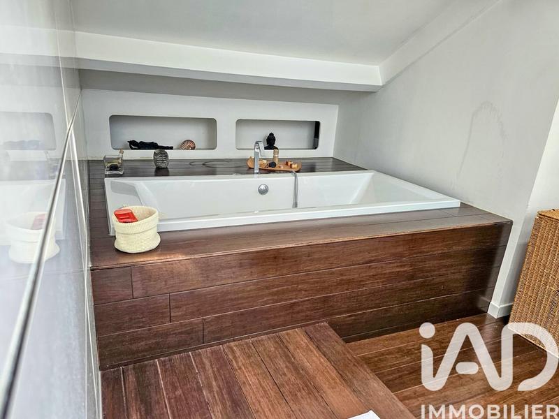 Maison - 104 m² - 4 pièces