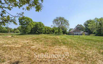 Terrain constructible - 890 m²