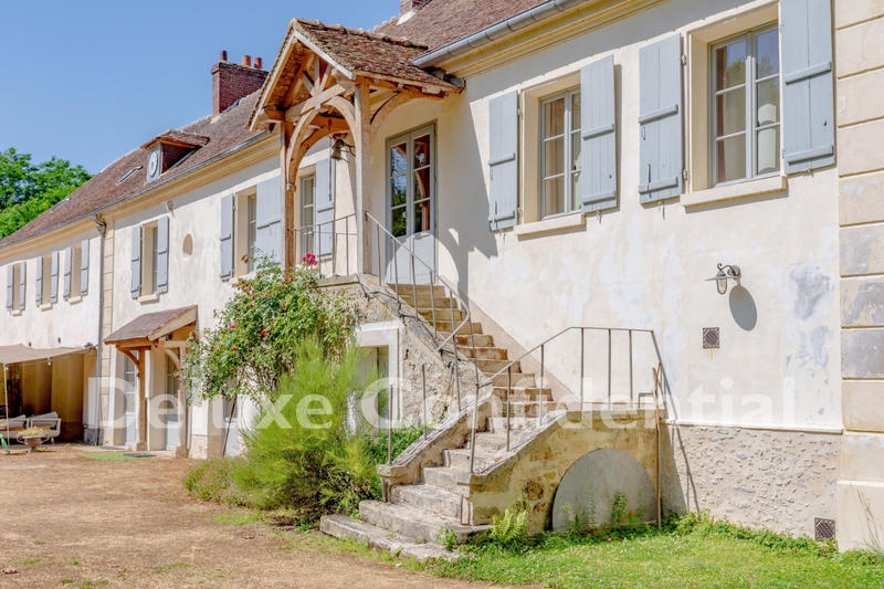 Maison - 900 m² - 20 pièces