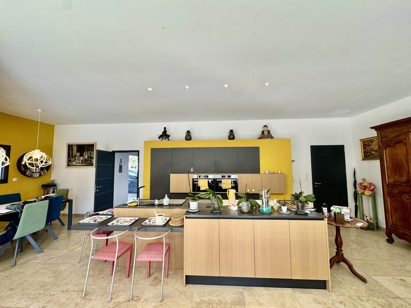 Maison - 265 m² - 7 pièces