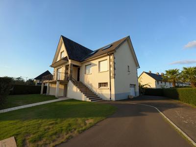 Maison traditionnelle - 160 m² - 6 pièces