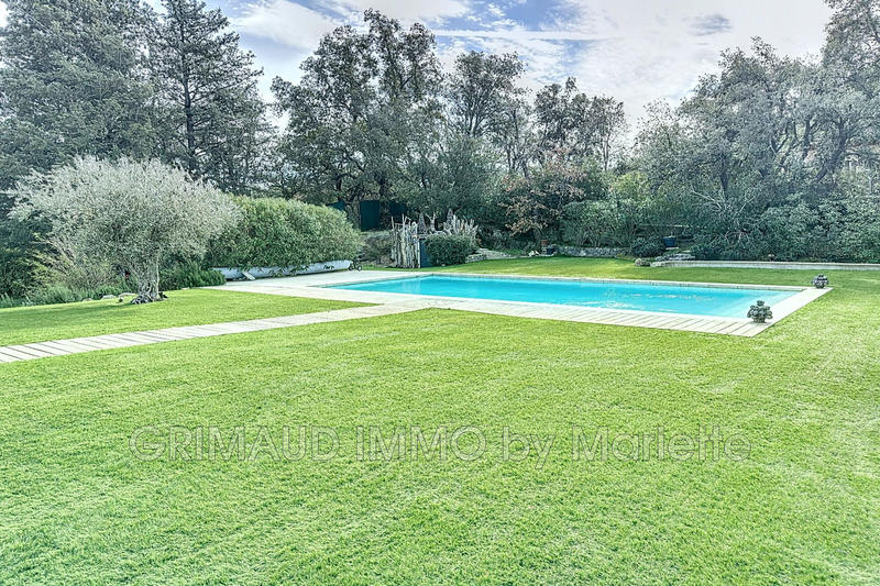 Villa - 283 m² - 8 pièces