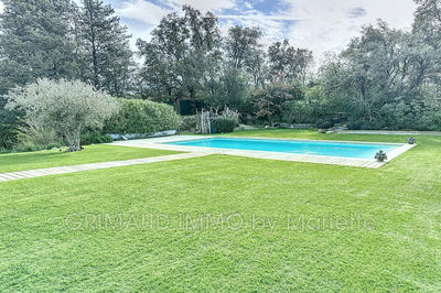 Villa - 283 m² - 8 pièces