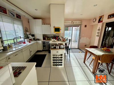 Maison - 195 m² - 9 pièces