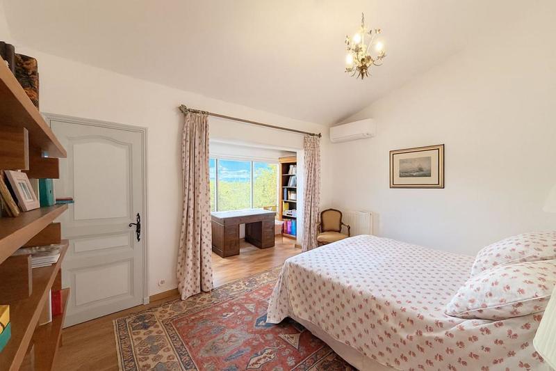 Maison - 150 m² - 4 pièces