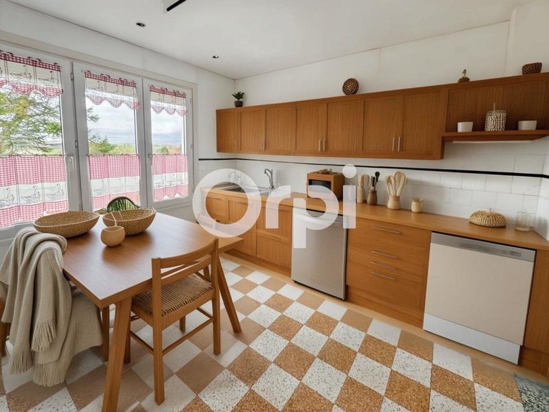 Maison - 96 m² - 5 pièces