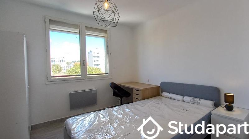 Chambre - 11 m² - 1 pièce