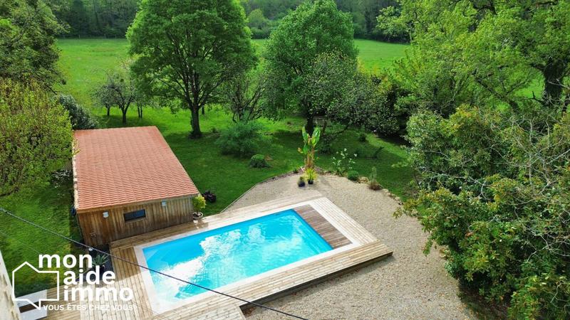 Maison - 180 m² - 7 pièces