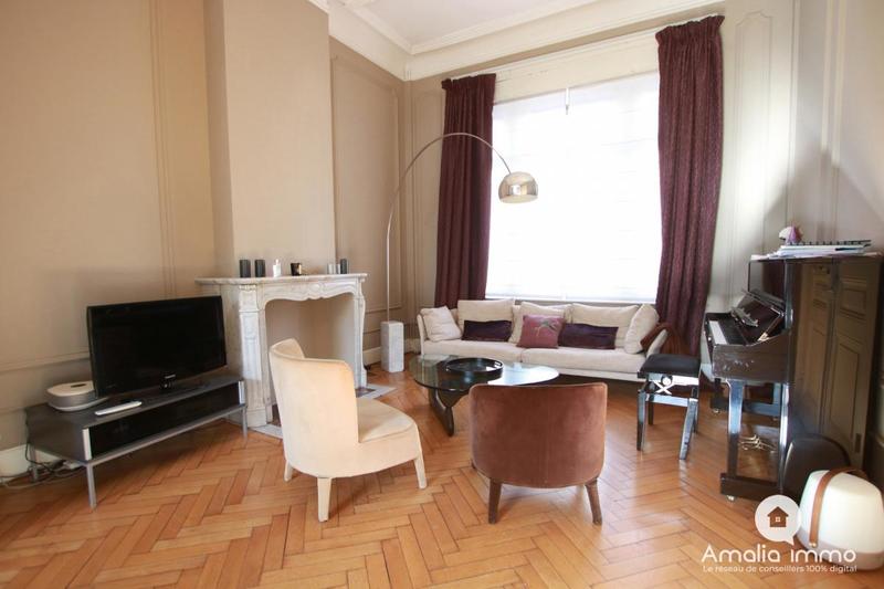 Demeure - 270 m² - 10 pièces