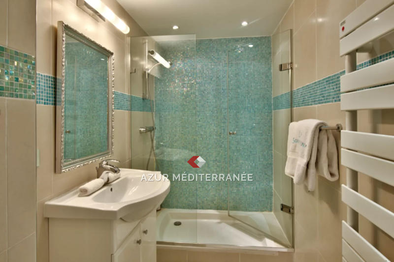 Villa - 298 m² - 6 pièces