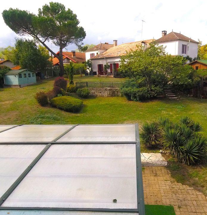 Propriété - 480 m² - 18 pièces