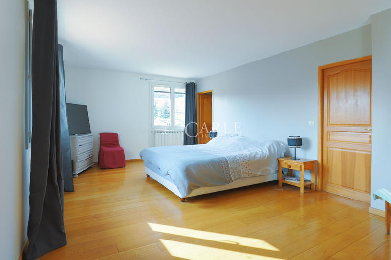 Maison - 208 m² - 7 pièces