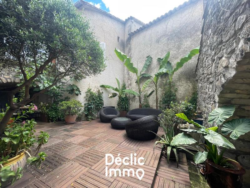 Maison - 232 m² - 7 pièces