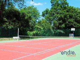 Château - 3 800 m² - 36 pièces