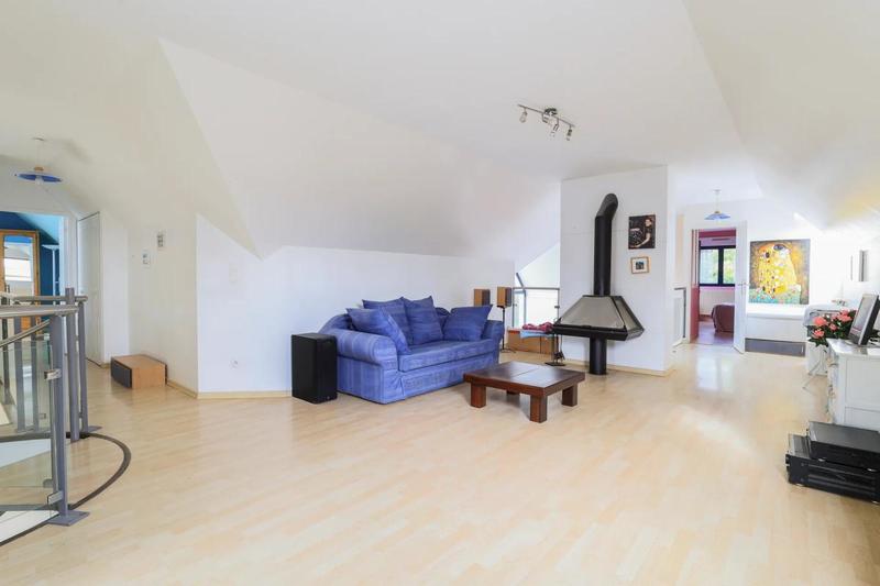 Maison - 206 m² - 5 pièces