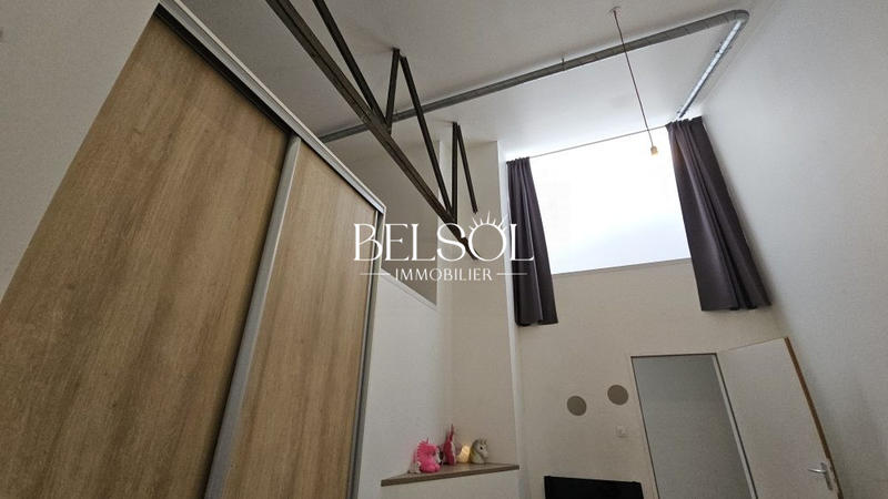 Loft - 100 m² - 3 pièces