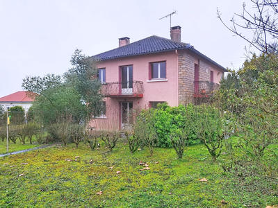 Maison - 132 m² - 8 pièces