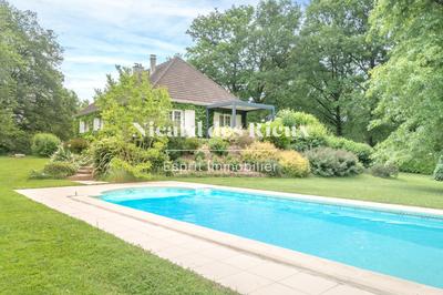 Maison - 146 m² - 7 pièces