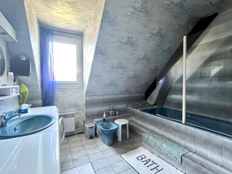 Maison traditionnelle - 109 m² - 4 pièces