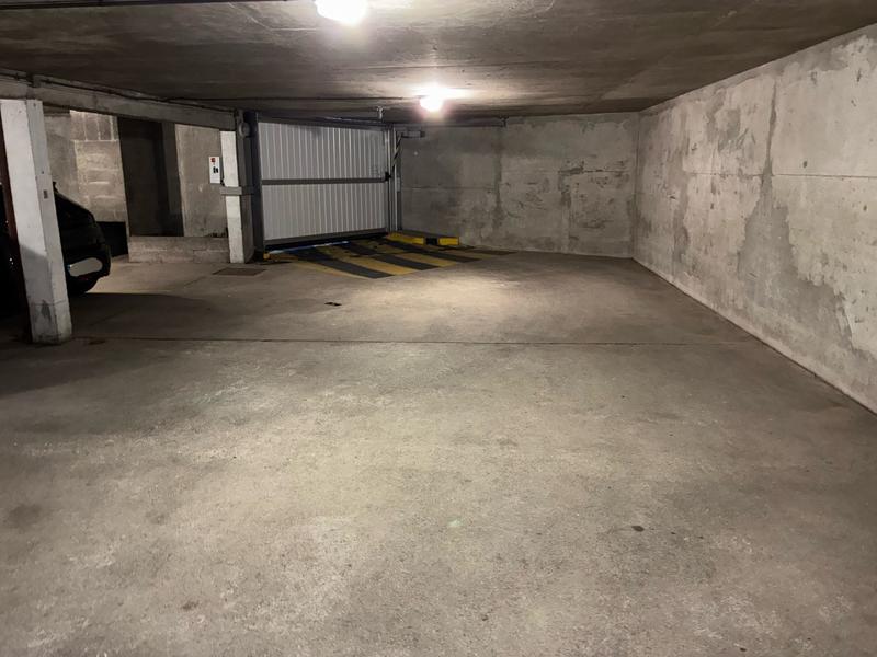 Parking / Garage - 11 m²