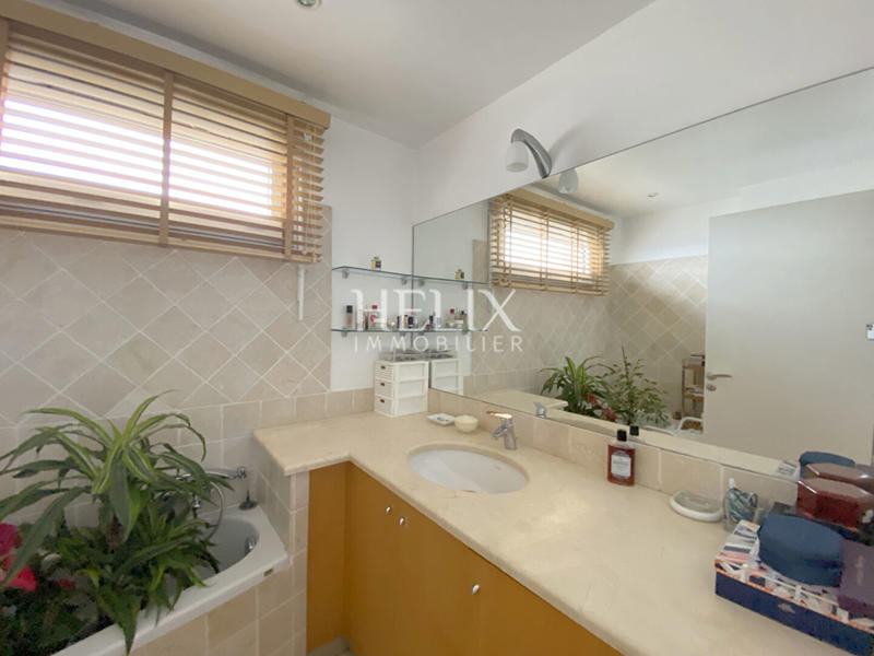 Appartement - 97 m² - 5 pièces