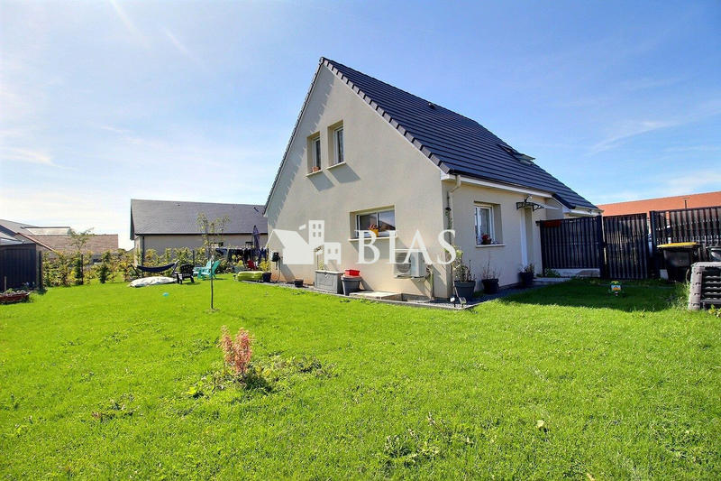 Maison - 99 m² - 5 pièces