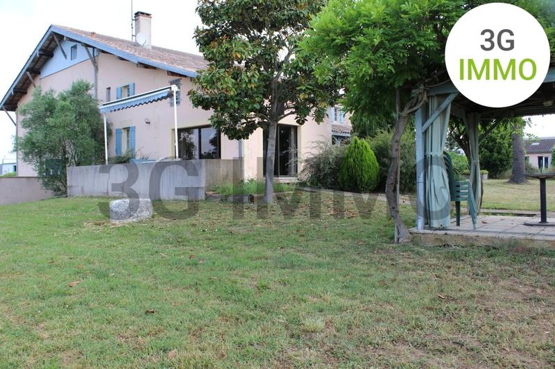 Villa - 270 m² - 10 pièces