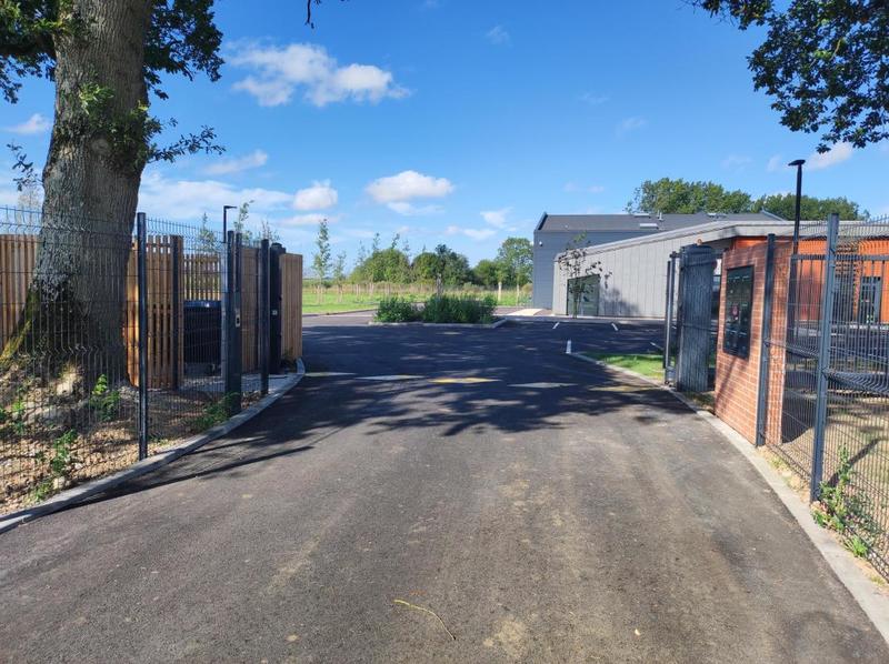 Entrepôt - 163 m² - 1 pièce