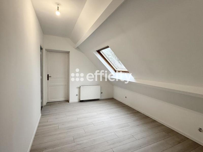 Maison - 181 m² - 6 pièces