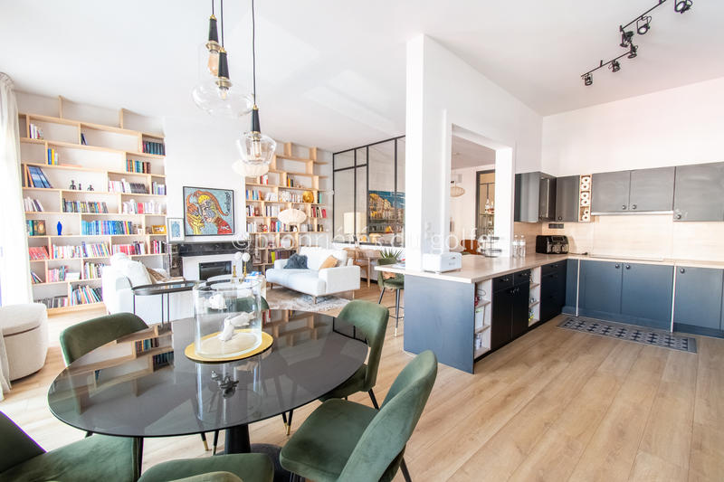 Appartement - 207 m² - 7 pièces