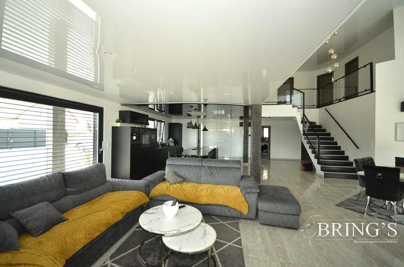 Villa - 275 m² - 7 pièces