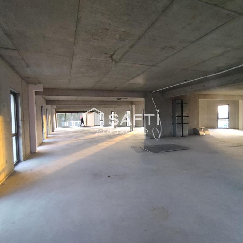 Bureau - 358 m² - 1 pièce