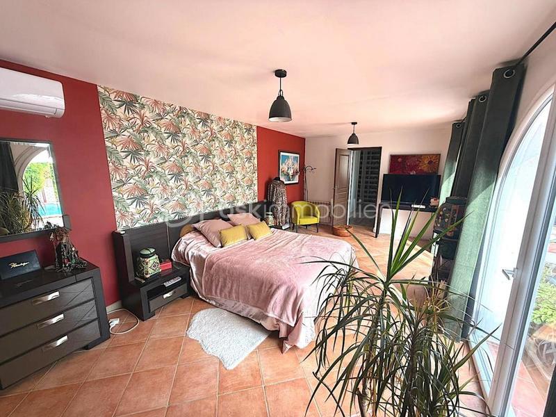 Maison - 200 m² - 6 pièces