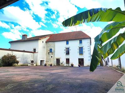 Maison de village - 243 m² - 10 pièces