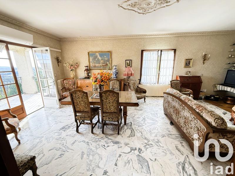 Maison - 240 m² - 10 pièces