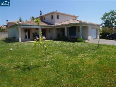 Maison - 140 m² - 5 pièces