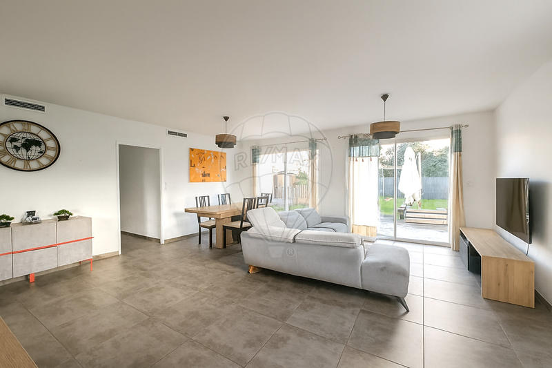 Maison - 104 m² - 4 pièces