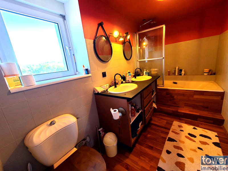 Propriété - 330 m² - 13 pièces