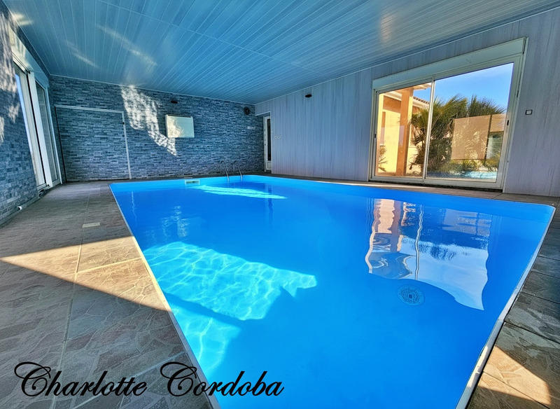 Maison - 253 m² - 9 pièces