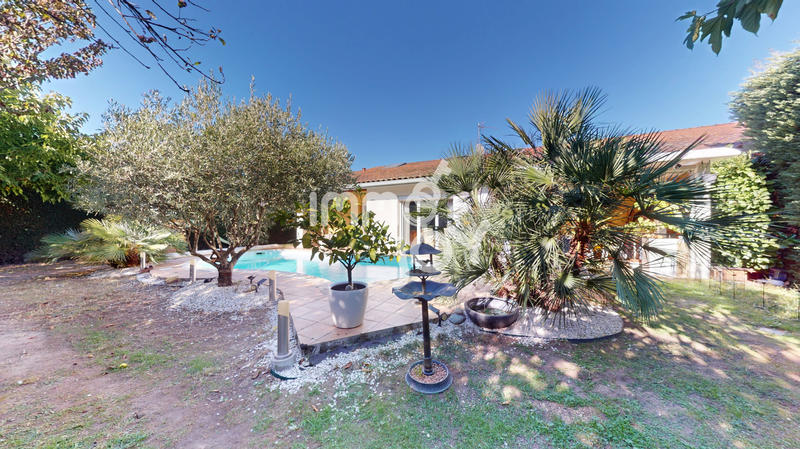 Maison - 159 m² - 7 pièces