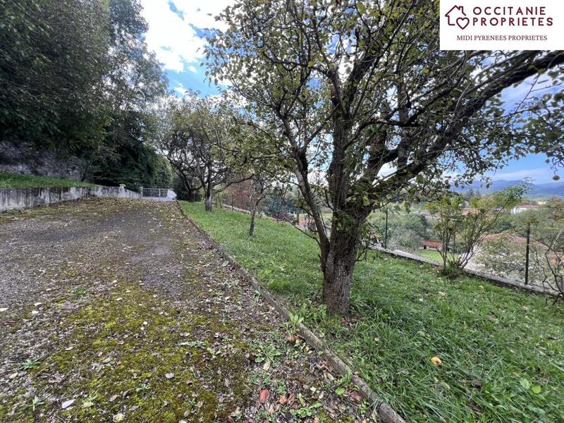 Maison - 221 m² - 8 pièces