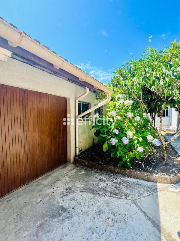 Villa - 180 m² - 9 pièces