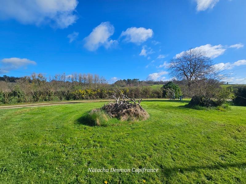 Maison - 239 m² - 7 pièces