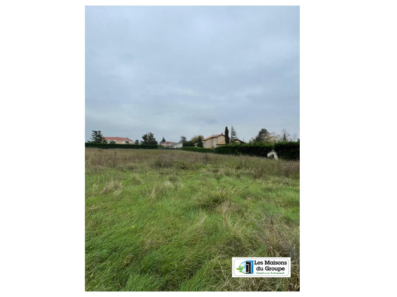 Terrain constructible - 677 m²