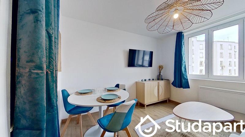 Chambre - 11 m² - 1 pièce