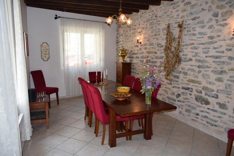 Maison en pierre - 140 m² - 9 pièces
